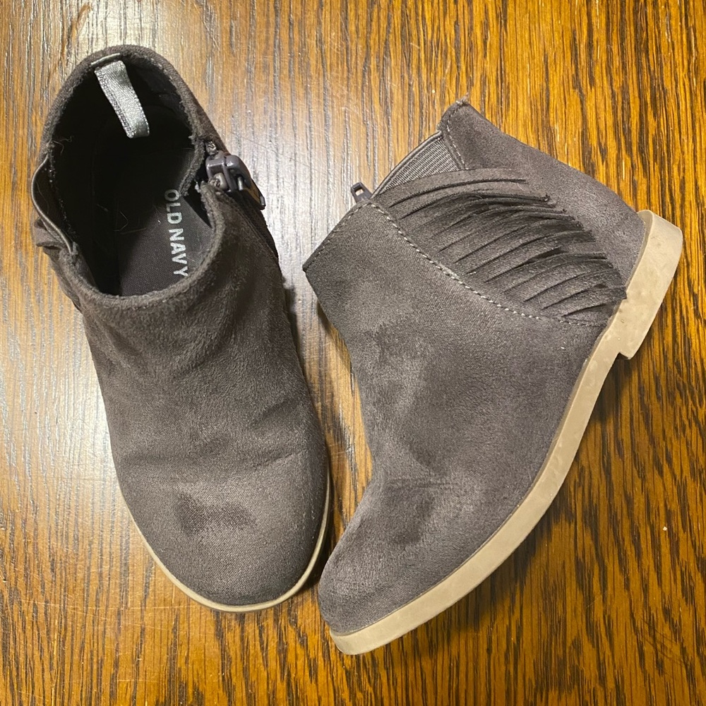 Old navy boots toddler 8
